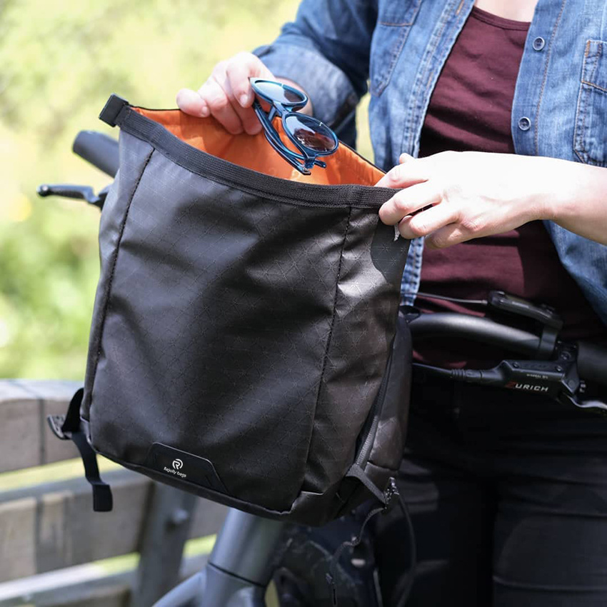 Wetterfeste Messenger-Fahrradtasche, Rolltop und Tech-Tasche, Fahrradlenkertasche aus recycelten Materialien