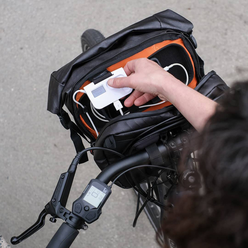 Wetterfeste Messenger-Fahrradtasche, Rolltop und Tech-Tasche, Fahrradlenkertasche aus recycelten Materialien