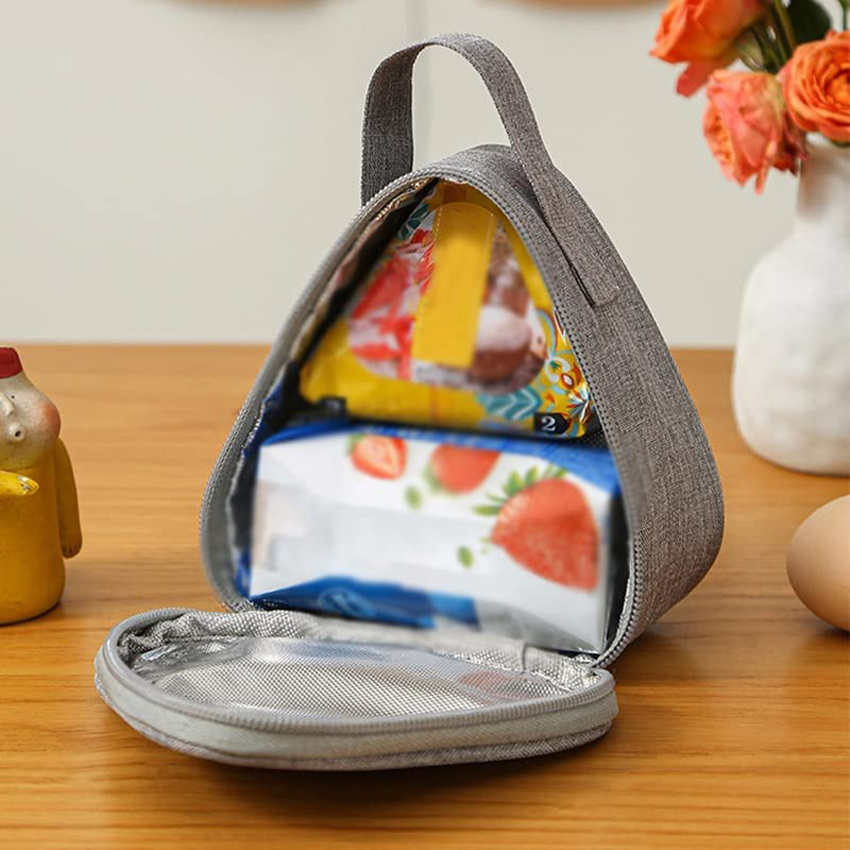 Dreieckige Isolierungs-Lunch-Tasche Mini-Aluminiumfolie-Studenten-Reisbällchen-Tasche Nette tragbare Lunchbox im Freien