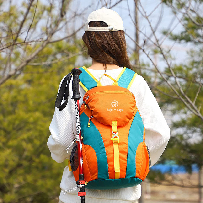 Leichter Wander-Daypack 25L Wasserabweisender Rucksack für Reisen